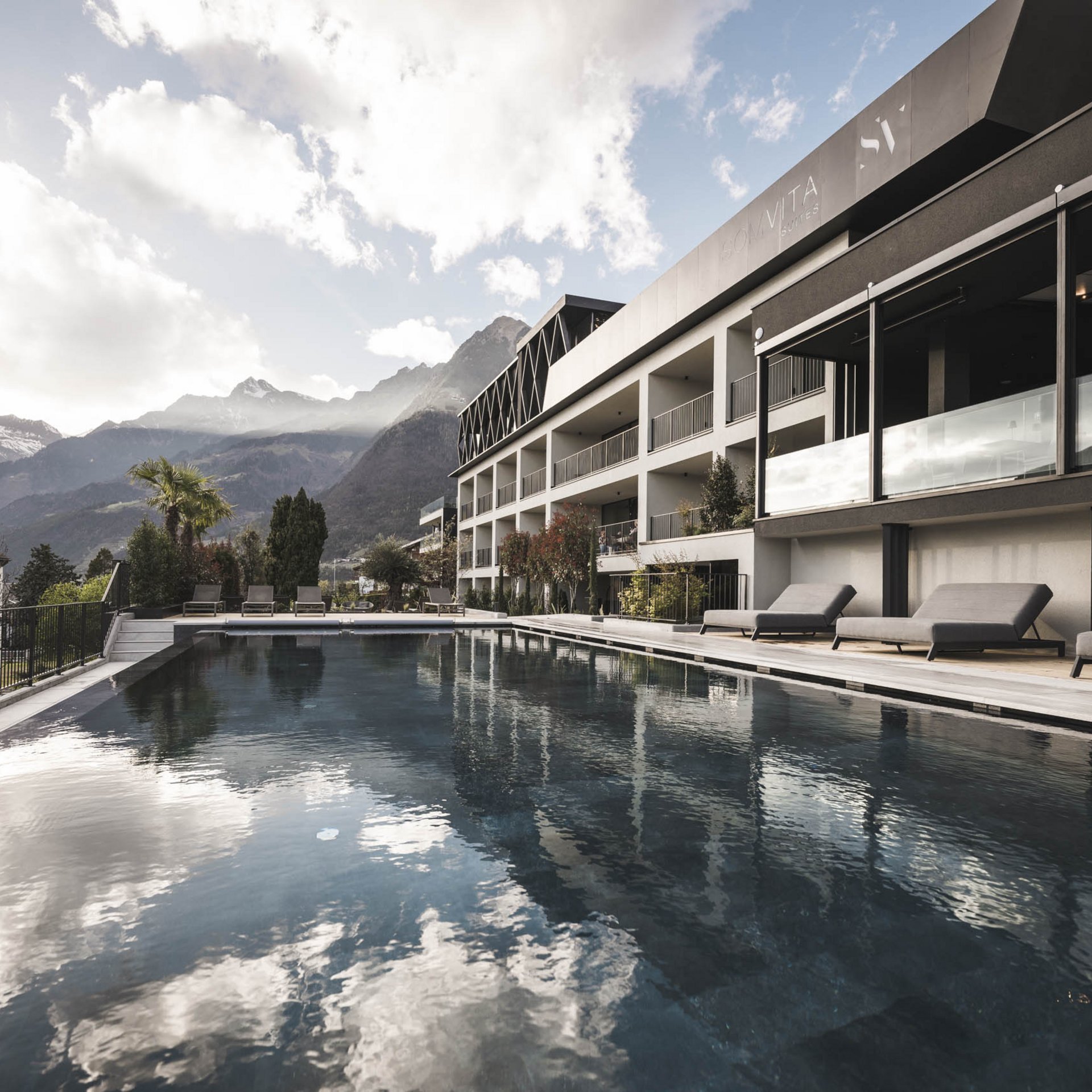 In the middle of Dorf Tirol, your accommodation with a pool