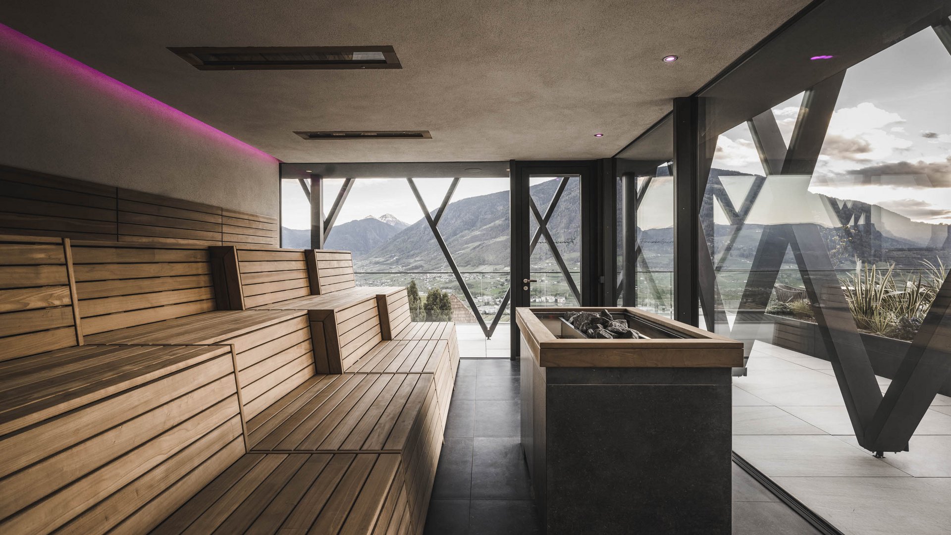 Exclusive wellness hotel in Dorf Tirol